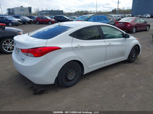 2013 Hyundai Elantra მანქანა იყიდება აუქციონზე, vin: 5NPDH4AE1DH272853, აუქციონის ნომერი: 12609096