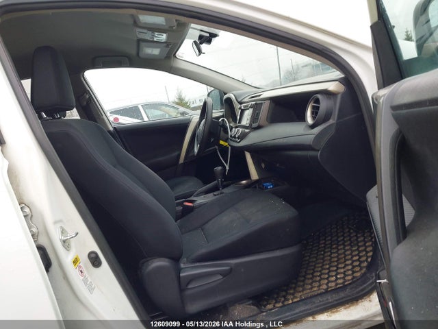 12609099 :رقم المزاد ، 2T3BFREV4FW399077 vin ، 2015 Toyota Rav4 Le مزاد بيع
