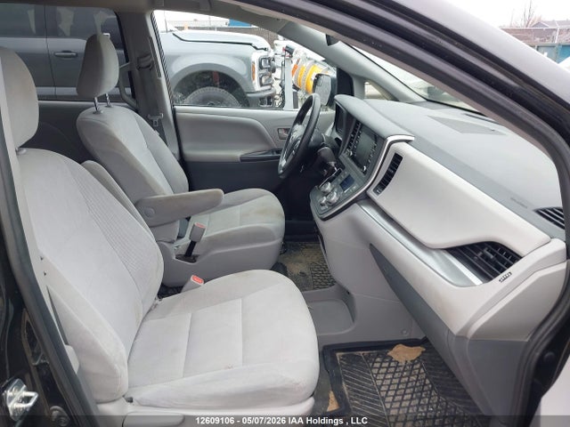 12609106 :رقم المزاد ، 5TDZZ3DC1LS046201 vin ، 2020 Toyota Sienna L مزاد بيع