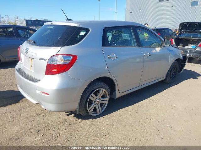 12609141 :رقم المزاد ، 2T1KU4EE2CC831065 vin ، 2012 Toyota Matrix مزاد بيع