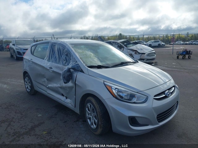 2015 Hyundai Accent Gs მანქანა იყიდება აუქციონზე, vin: KMHCT5AE8FU230894, აუქციონის ნომერი: 12609156