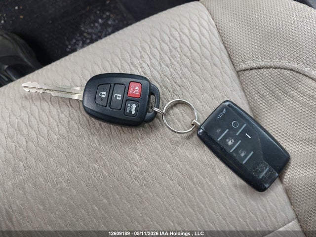 Продаж на аукціоні авто 2015 Toyota Corolla L/le/le Pls/prm/s/s Pls, vin: 2T1BURHE8FC241952, номер лоту: 12609189