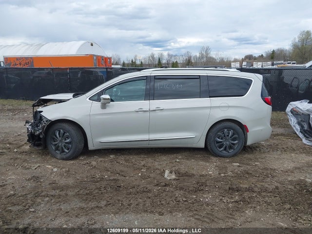 2C4RC1GG9HR599246 Chrysler Pacifica Limited