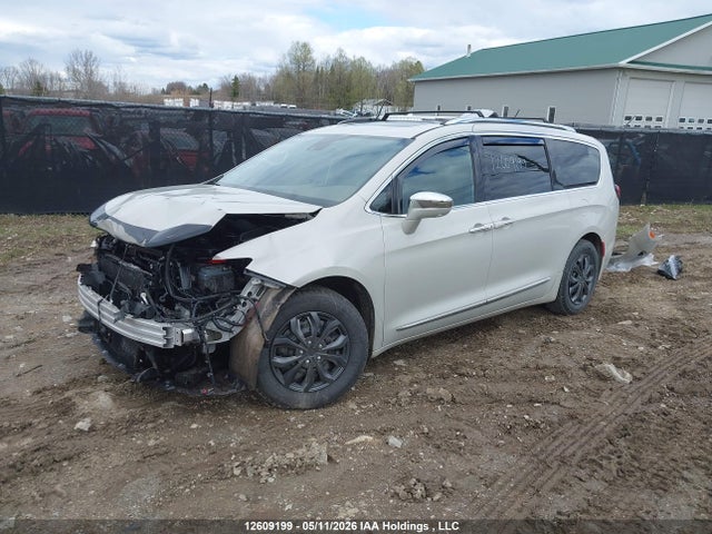 2C4RC1GG9HR599246 Chrysler Pacifica Limited