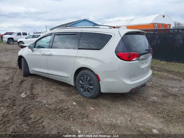 2C4RC1GG9HR599246 Chrysler Pacifica Limited