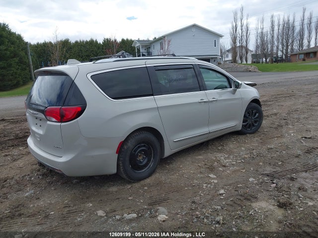 2C4RC1GG9HR599246 Chrysler Pacifica Limited