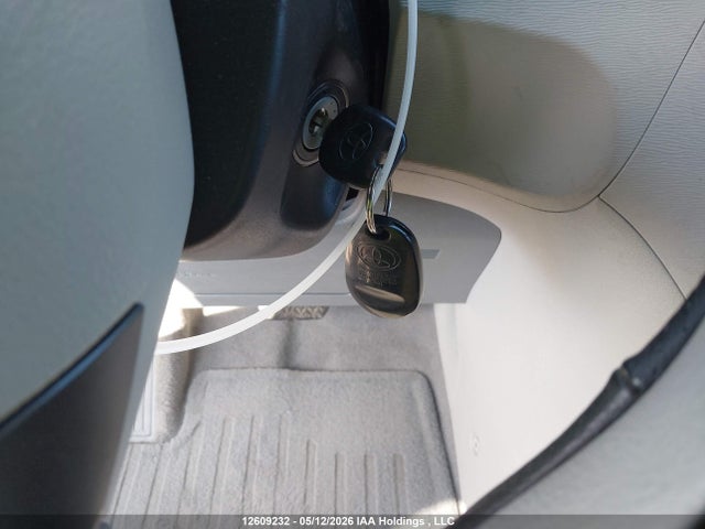 12609232 :رقم المزاد ، 5TDKK3DC5BS017286 vin ، 2011 Toyota Sienna Le مزاد بيع