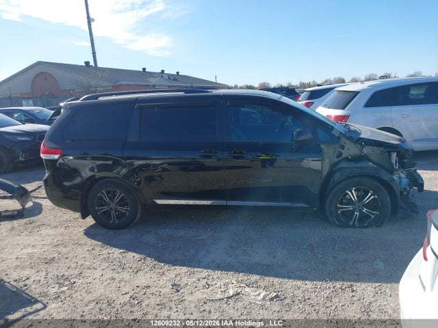 12609232 :رقم المزاد ، 5TDKK3DC5BS017286 vin ، 2011 Toyota Sienna Le مزاد بيع
