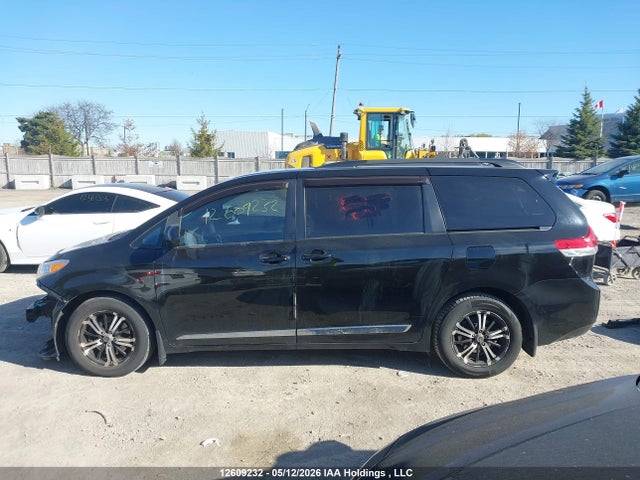 12609232 :رقم المزاد ، 5TDKK3DC5BS017286 vin ، 2011 Toyota Sienna Le مزاد بيع