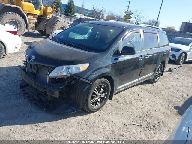 12609232 :رقم المزاد ، 5TDKK3DC5BS017286 vin ، 2011 Toyota Sienna Le مزاد بيع