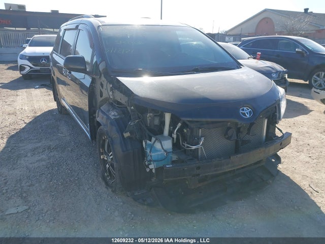 12609232 :رقم المزاد ، 5TDKK3DC5BS017286 vin ، 2011 Toyota Sienna Le مزاد بيع