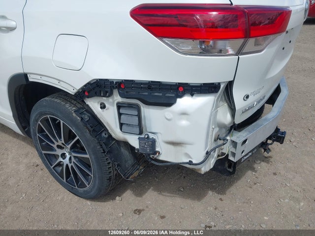 2017 Toyota Highlander Se/xle მანქანა იყიდება აუქციონზე, vin: 5TDJZRFH0HS515603, აუქციონის ნომერი: 12609260