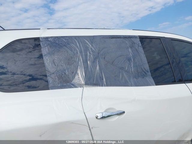 2015 Nissan Pathfinder Platinum/s/sl/sv მანქანა იყიდება აუქციონზე, vin: 5N1AR2MM1FC702270, აუქციონის ნომერი: 12609303