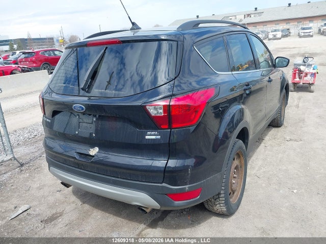 1FMCU9HD3KUC41863 Ford ESCAPE SEL