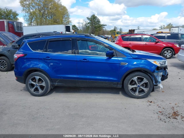 12609439 :رقم المزاد ، 1FMCU0GD3HUE19552 vin ، 2017 Ford Escape Se مزاد بيع