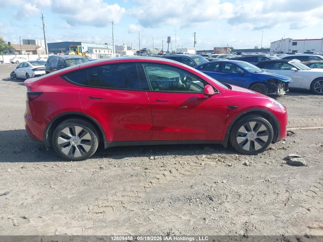 Tesla Model Y 2022 7SAYGDEE5NF576818 Image 13