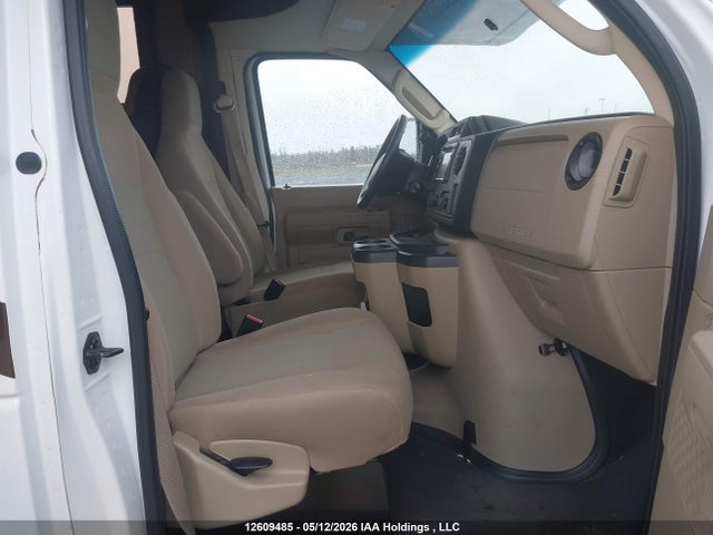 12609485 :رقم المزاد ، 1FDXE4FS3CDA25192 vin ، 2012 Ford Econoline E450 Super Duty Cutwy Van مزاد بيع