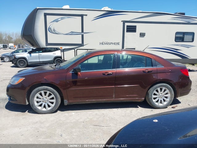 12609613 :رقم المزاد ، 1C3CCBBB2CN239608 vin ، 2012 Chrysler 200 Touring مزاد بيع