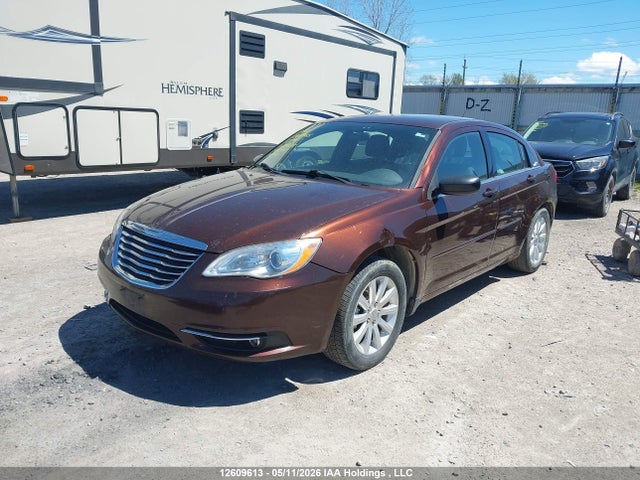 12609613 :رقم المزاد ، 1C3CCBBB2CN239608 vin ، 2012 Chrysler 200 Touring مزاد بيع