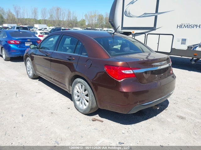 12609613 :رقم المزاد ، 1C3CCBBB2CN239608 vin ، 2012 Chrysler 200 Touring مزاد بيع