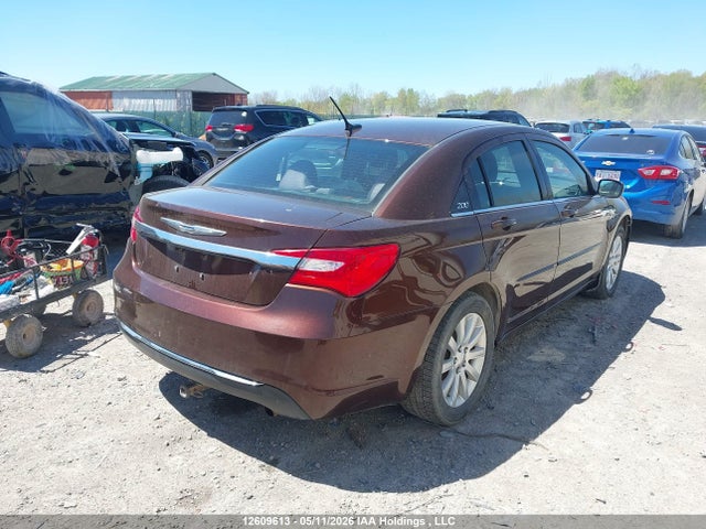 12609613 :رقم المزاد ، 1C3CCBBB2CN239608 vin ، 2012 Chrysler 200 Touring مزاد بيع