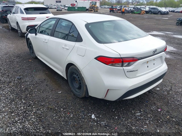 Toyota COROLLA LE 2022 5YFBPMBE6NP389146 Image 3