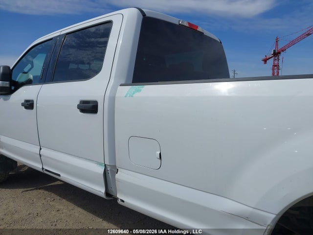 1FT8W3B63KEC63934 Ford F-350 Xlt