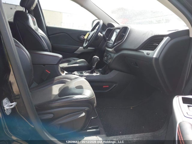 2018 Jeep Cherokee Trailhawk მანქანა იყიდება აუქციონზე, vin: 1C4PJMBX5JD536658, აუქციონის ნომერი: 12609682