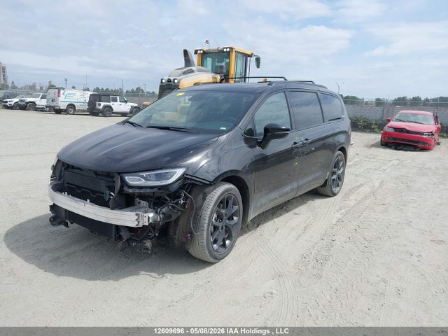 Chrysler Pacifica Limited 2025 2C4RC1GG5SR545773 Image 2