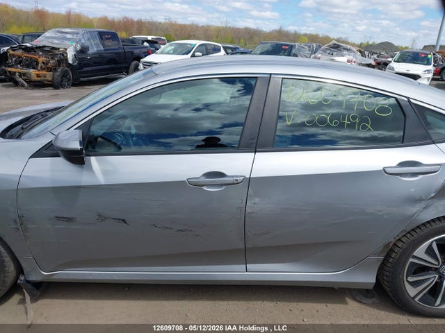 Продажа на аукционе авто 2017 Honda Civic Lx, vin: 2HGFC2F58HH006492, номер лота: 12609708