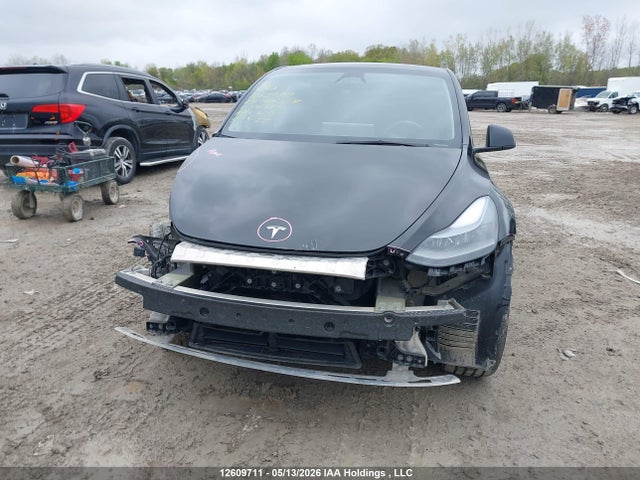 7SAYGDEE3RF067901 Tesla Model Y