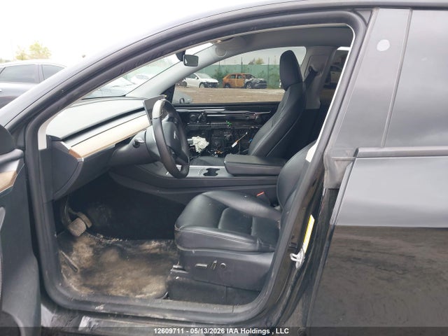 7SAYGDEE3RF067901 Tesla Model Y