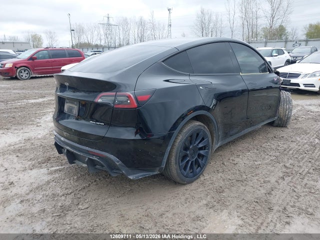 7SAYGDEE3RF067901 Tesla Model Y