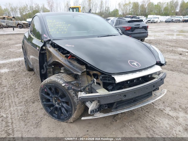 7SAYGDEE3RF067901 Tesla Model Y