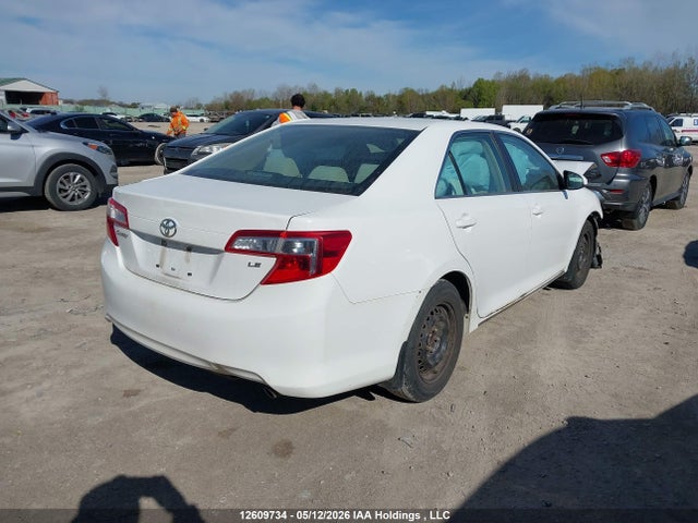 12609734 :رقم المزاد ، 4T1BF1FKXCU147523 vin ، 2012 Toyota Camry Se/le/xle مزاد بيع