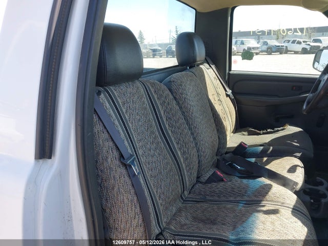 2006 Gmc Sierra C2500 Heavy Duty მანქანა იყიდება აუქციონზე, vin: 1GTHC24U76E155689, აუქციონის ნომერი: 12609757