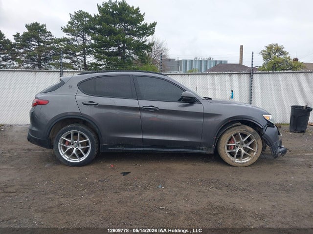 12609778 :رقم المزاد ، ZASFAKNN4J7C01486 vin ، 2018 Alfa Romeo Stelvio Ti Sport مزاد بيع