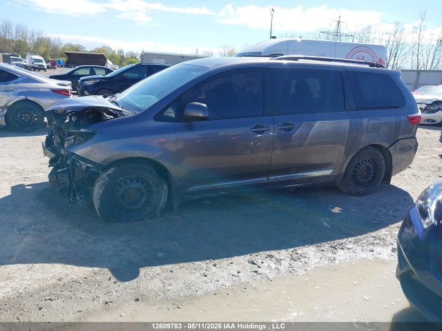 Aukcja sprzedaży 2017 Toyota Sienna Le, vin: 5TDKZ3DCXHS876846, numer aukcji: 12609783
