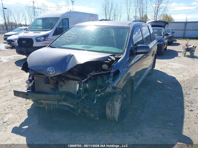 Aukcja sprzedaży 2017 Toyota Sienna Le, vin: 5TDKZ3DCXHS876846, numer aukcji: 12609783