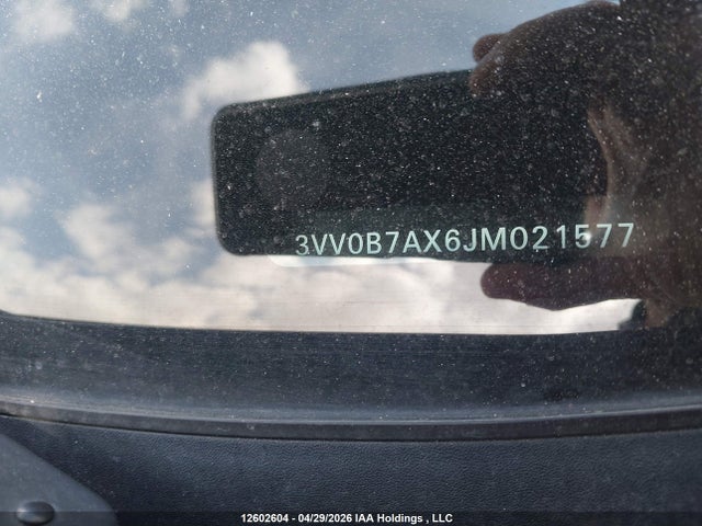 3VV0B7AX6JM021577 Volkswagen Tiguan Trendline