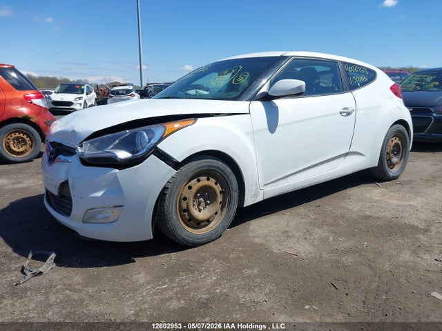 KMHTC6AD4GU300681 Hyundai Veloster Se