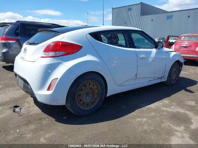 KMHTC6AD4GU300681 Hyundai Veloster Se
