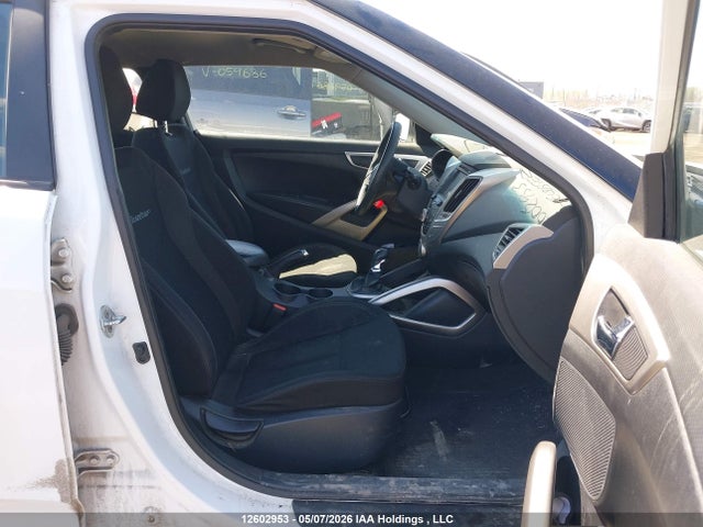 KMHTC6AD4GU300681 Hyundai Veloster Se