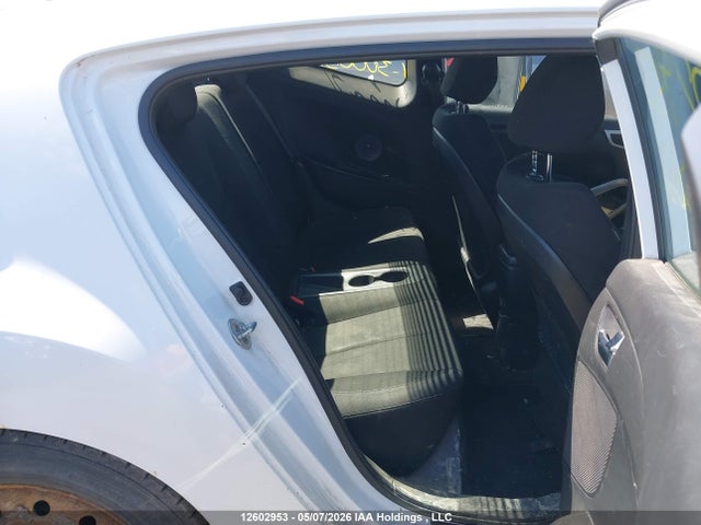 KMHTC6AD4GU300681 Hyundai Veloster Se