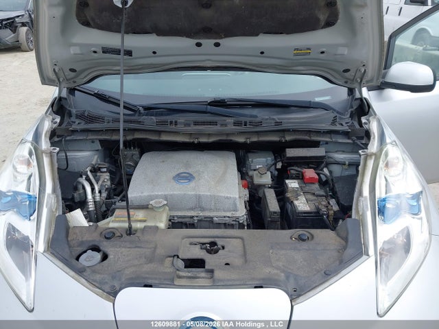 1N4AZ0CP1EC332561 Nissan Leaf Sl