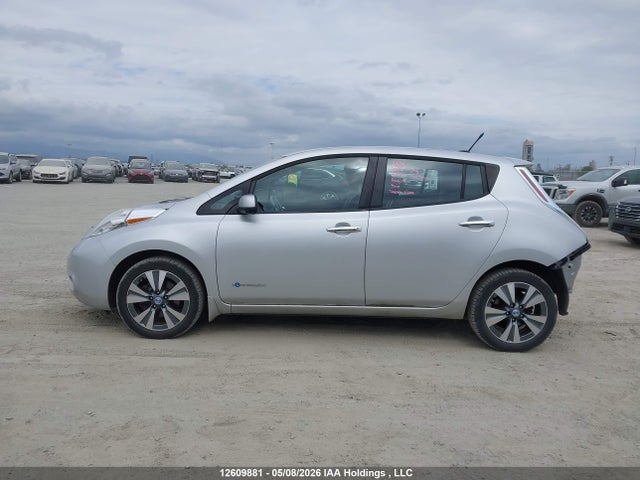 1N4AZ0CP1EC332561 Nissan Leaf Sl
