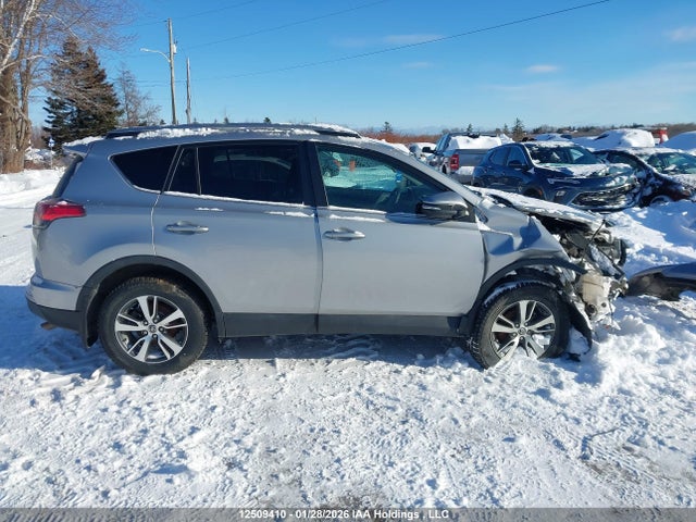 12509410 :رقم المزاد ، 2T3BFREV1JW719934 vin ، 2018 Toyota Rav4 Le مزاد بيع