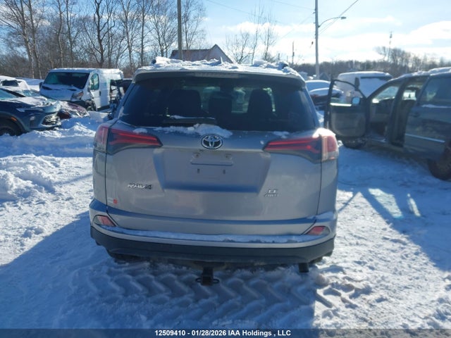12509410 :رقم المزاد ، 2T3BFREV1JW719934 vin ، 2018 Toyota Rav4 Le مزاد بيع