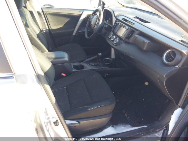 12509410 :رقم المزاد ، 2T3BFREV1JW719934 vin ، 2018 Toyota Rav4 Le مزاد بيع