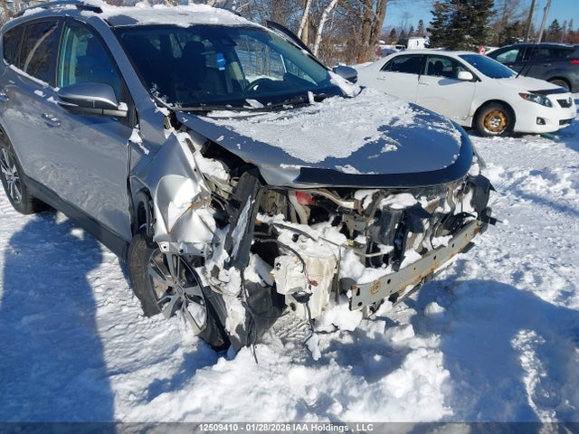 12509410 :رقم المزاد ، 2T3BFREV1JW719934 vin ، 2018 Toyota Rav4 Le مزاد بيع